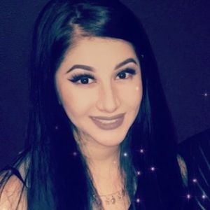 Meet your Posher, Yesenia